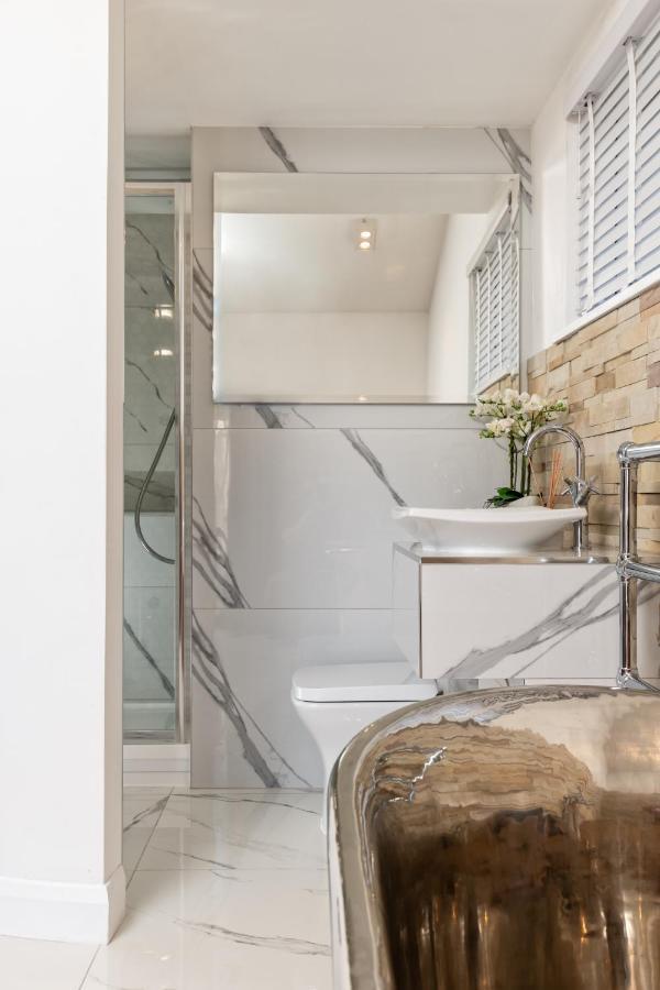 Relax In Super Size Copper Tub - 2 Bedroom Villa Inverness Bagian luar foto